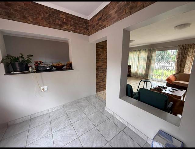3 BEDROOM HOUSE FOR SALE IN ROOIHUISKRAAL